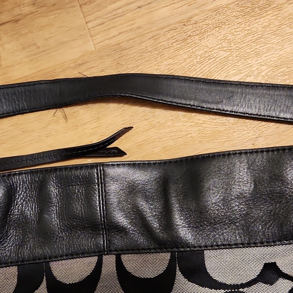 Coach C Signature 11 X 14 Black Zoe Hobo Shoulderbag F14709 - Picture 13 of 14